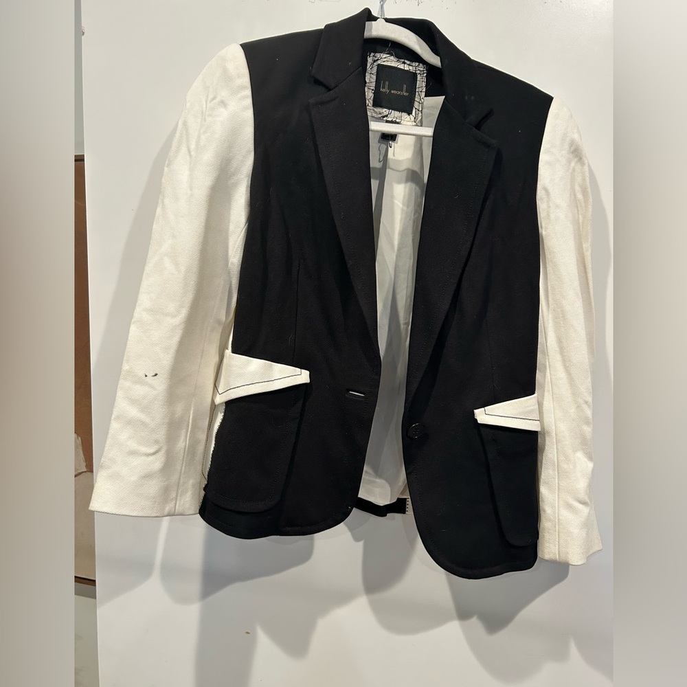Kelly Wearsler blazer size 6 Black and white